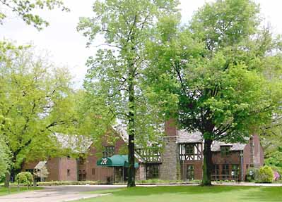 TUDOR HOUSE small 202